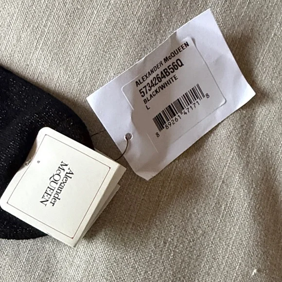 Alexander McQueen Black and White Casual Socks - Picture 3 of 4